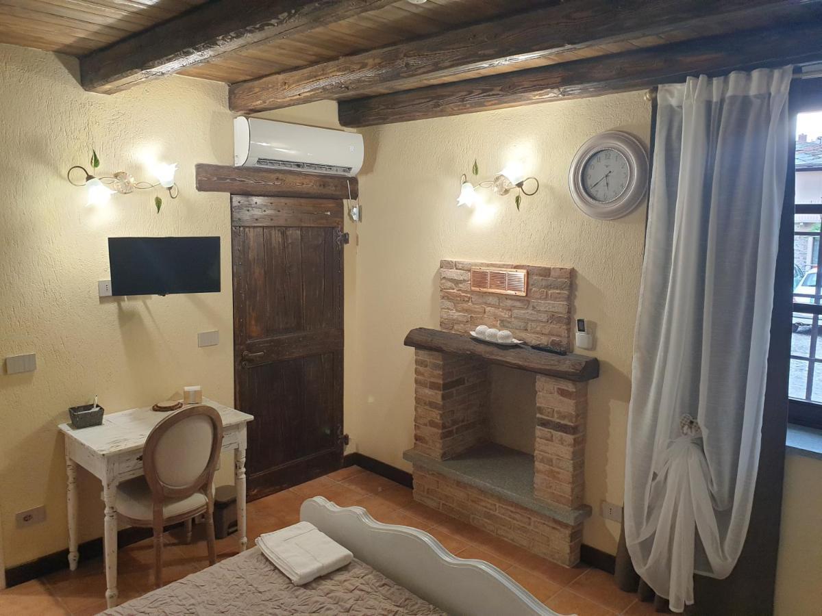 Cafe Del Peso Hotel Cavour Bagian luar foto