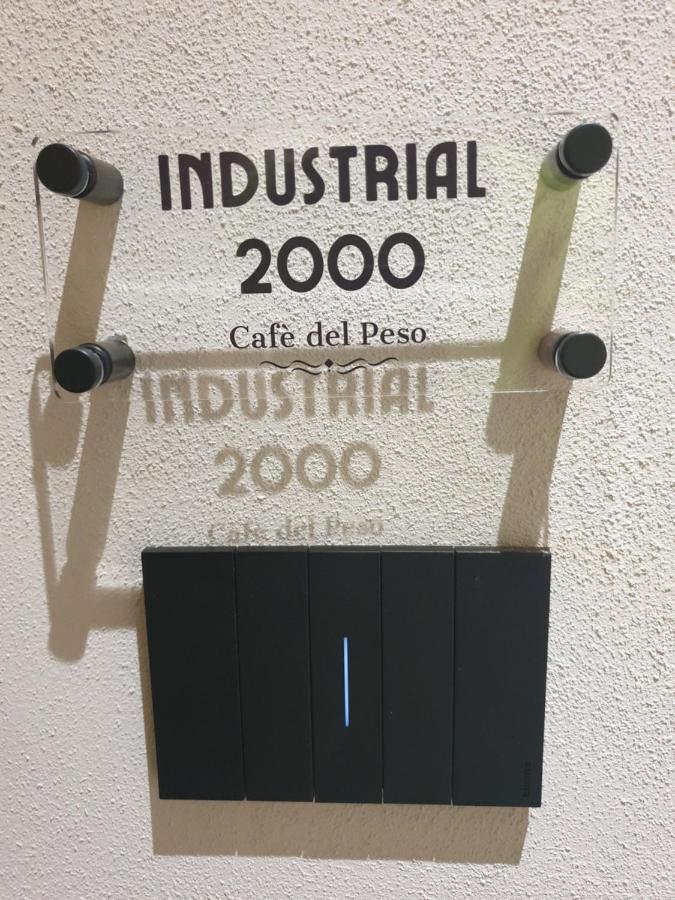 Cafe Del Peso Hotel Cavour Bagian luar foto